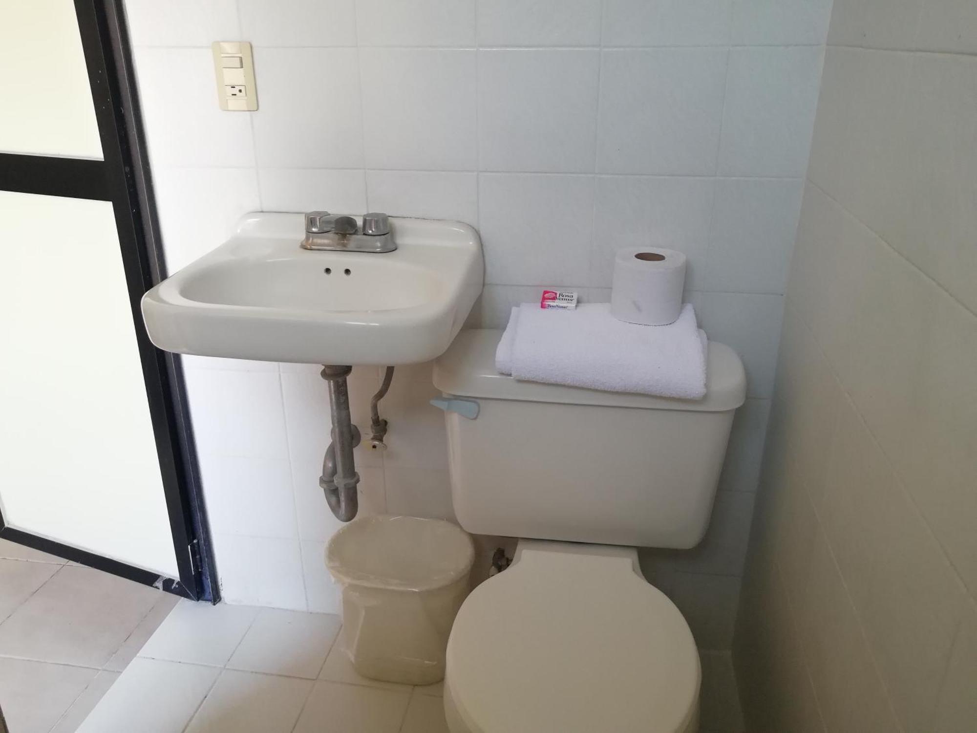 Hotel Cuauhtemoc Queretaro Bilik gambar