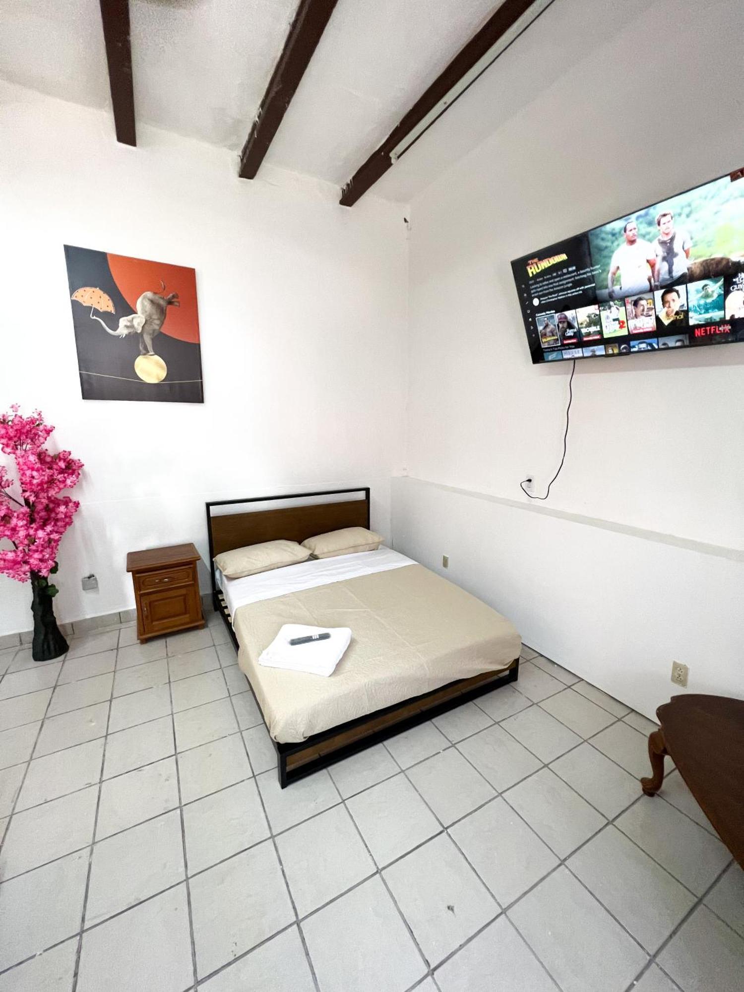 Hotel Cuauhtemoc Queretaro Luaran gambar